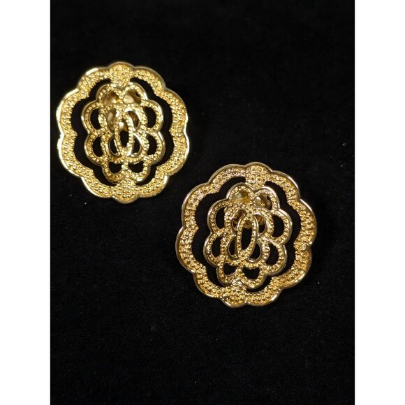 Vintage Avon Gold Tone Medallion Earrings Open Metal Work Round Flower Pierced - Picture 3 of 9
